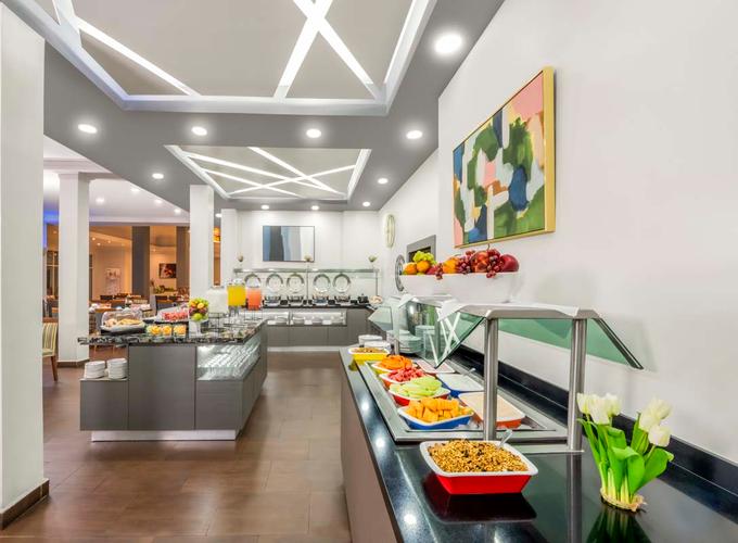 Urbano Restaurant Krystal Urban® Monterrey Urbano Restaurant Krystal Urban® Monterrey