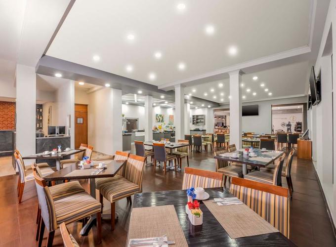 Urbano Restaurant Krystal Urban® Monterrey Urbano Restaurant Krystal Urban® Monterrey