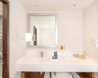 JUNIOR SUÍTE Krystal Urban® Monterrey JUNIOR SUÍTE Krystal Urban® Monterrey